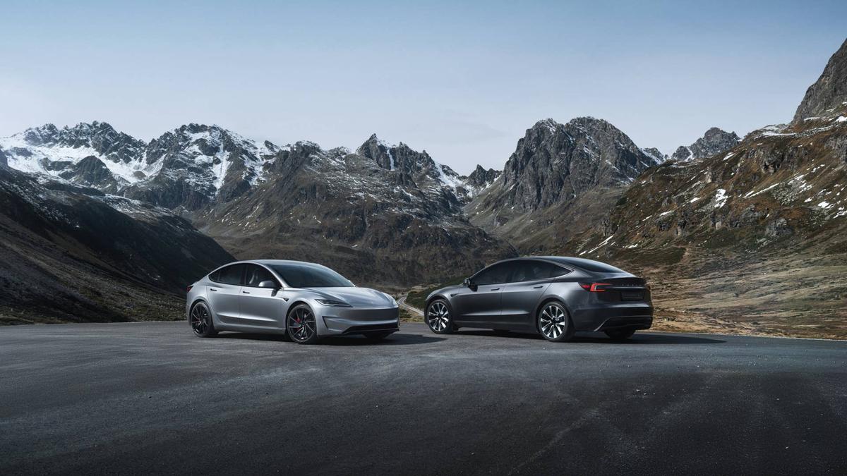  Tesla Model 3 Tesla