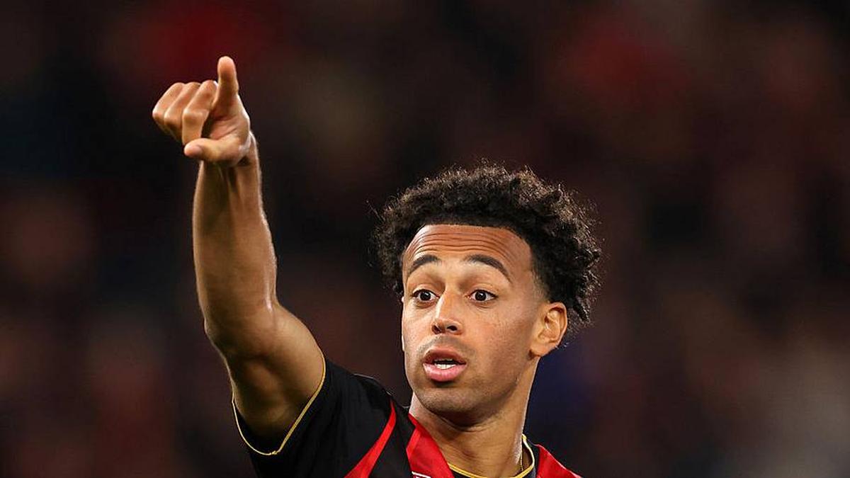  Tyler Adams clocked 90 minutes in Bournemouth's critical draw on Tuesday. | Catherine Ivill - AMA/Getty Images 