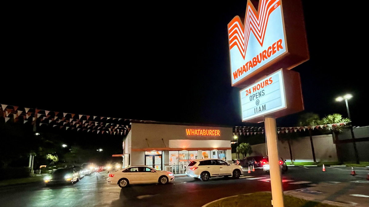 How busy is Fort Myers' new Whataburger? We found out at 12:29 a.m.