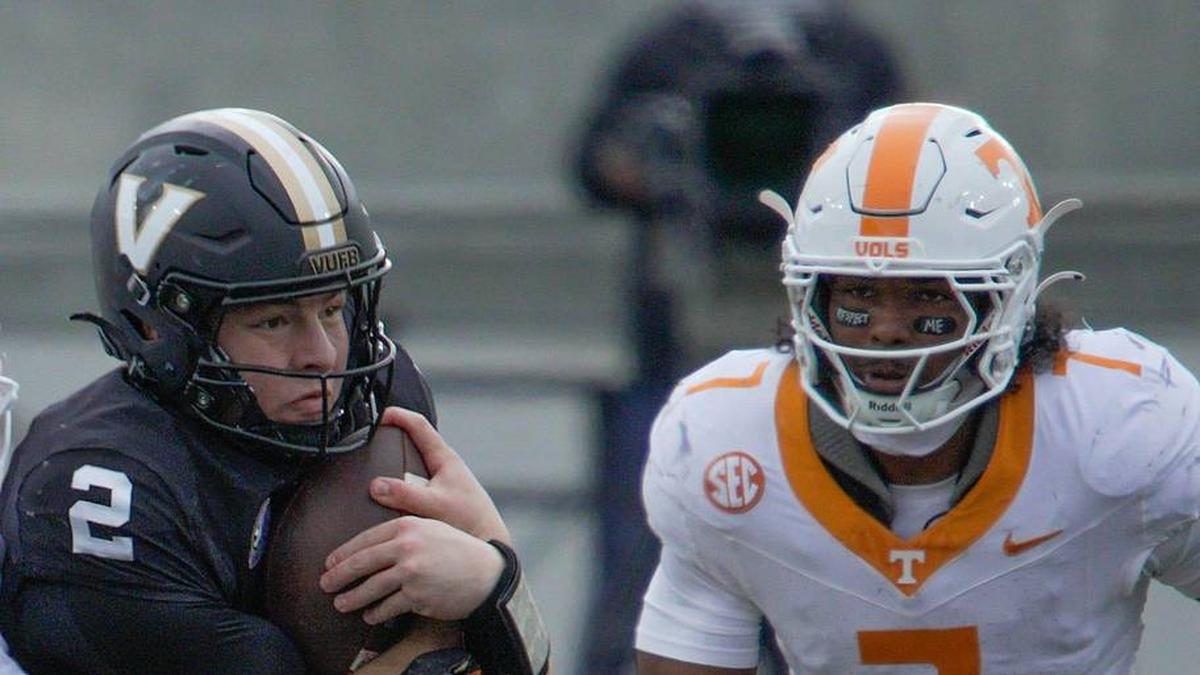  Tennessee defensive back Jermod McCoy (3) tackles Vanderbilt quarterback Diego Pavia (2) during the second quarter at FirstBank Stadium in Nashville, Tenn., Saturday, Nov. 30, 2024. | Stephanie Amador / The Tennessean / USA TODAY NETWORK via Imagn Images 