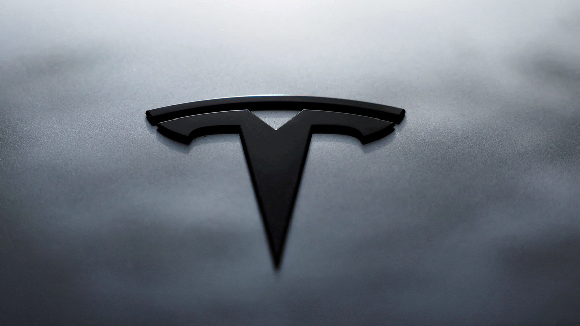 France starts tests on Tesla's self-driving tech