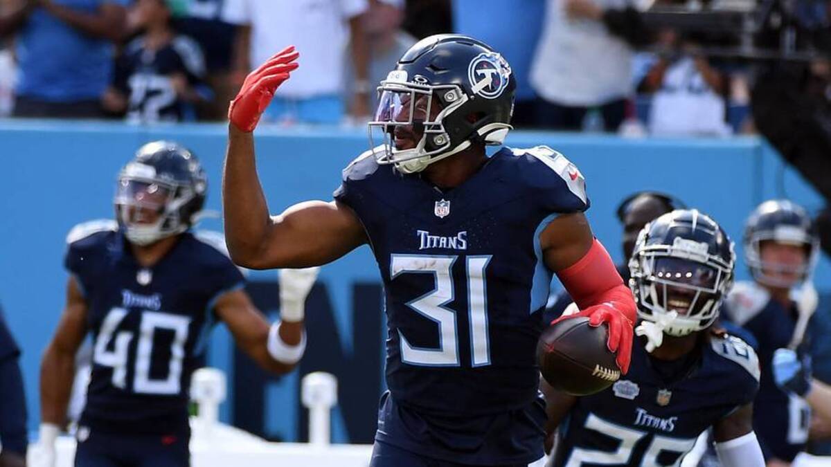  Oct 1, 2023; Nashville, Tennessee, USA; Tennessee Titans safety Kevin Byard (31) celebrates after recovering a fumble during the second half against the Cincinnati Bengals at Nissan Stadium. Mandatory Credit: Christopher Hanewinckel-Imagn Images | Christopher Hanewinckel-Imagn Images 