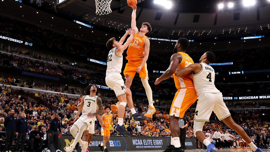 Michigan basketball lands commitment from Tennessee transfer J.P. Estrella 