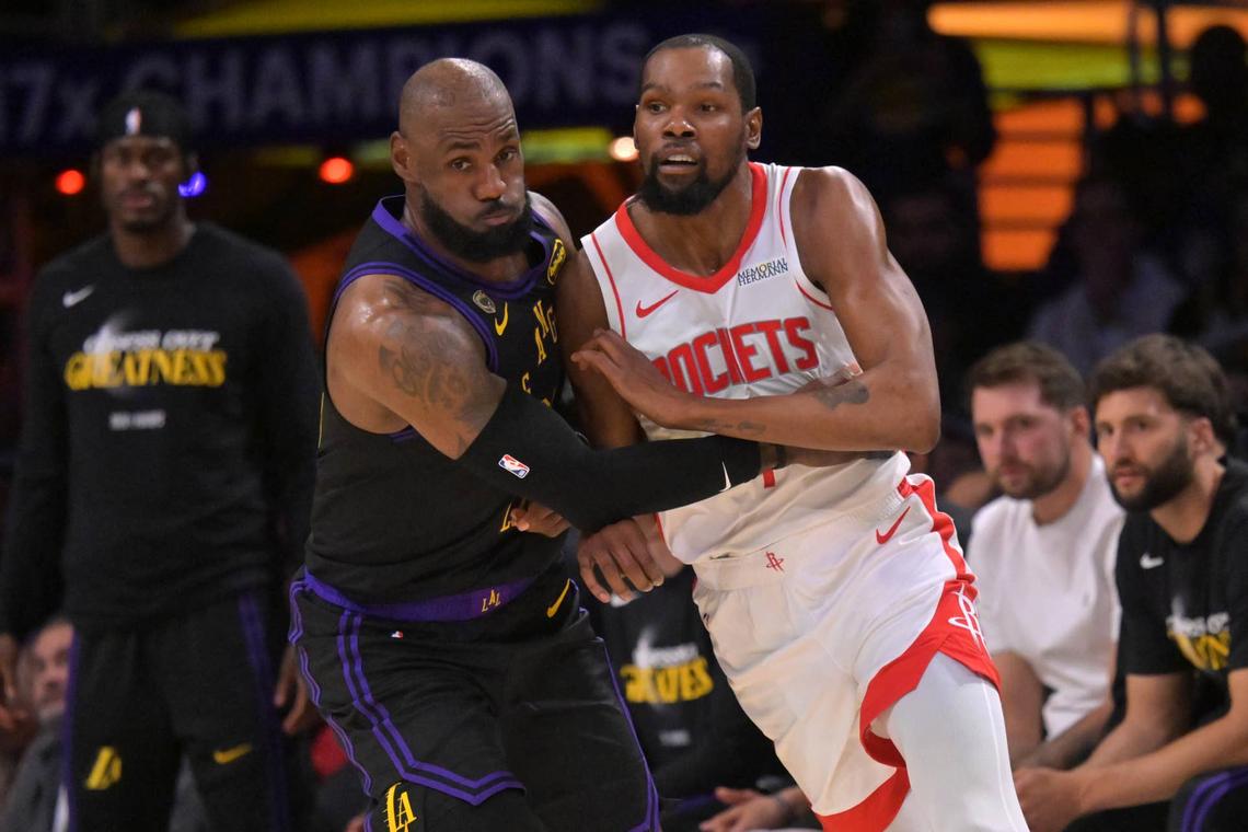  Los Angeles Lakers forward LeBron James (23) defends Houston Rockets forward Kevin Durant (7) in the first half of game two of the first round of the 2026 NBA Playoffs against the Houston Rockets.  Jayne Kamin-Oncea-Imagn Images