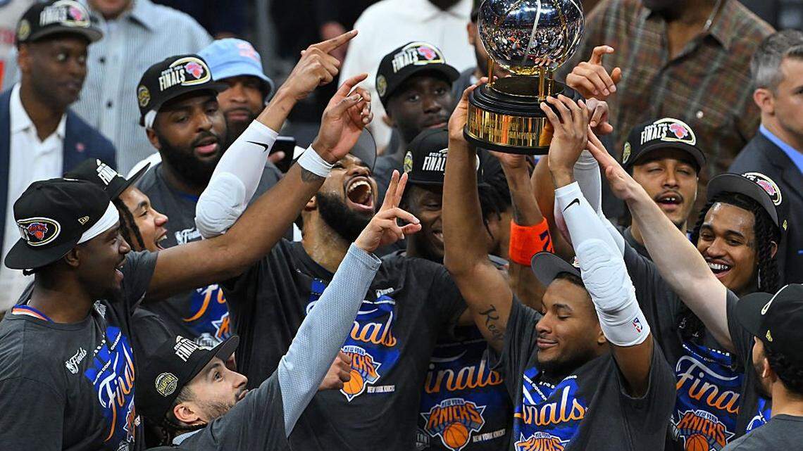 Knicks finish sweep of Cavs, make first NBA Finals since 1999