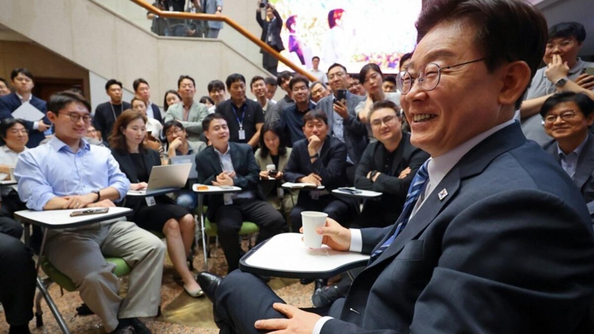 South Korean President Lee Jae Myung (R, front) attends a press conference with reporters covering him and the presidential office at Cheong Wa Dae in Seoul, South Korea, 15 July 2026. Photo by YONHAP / EPA