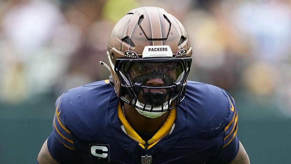  Nov 2, 2025; Green Bay, Wisconsin, USA; Green Bay Packers linebacker Quay Walker (7) during the game against the Carolina Panthers at Lambeau Field. Mandatory Credit: Jeff Hanisch-Imagn Images | Jeff Hanisch-Imagn Images 