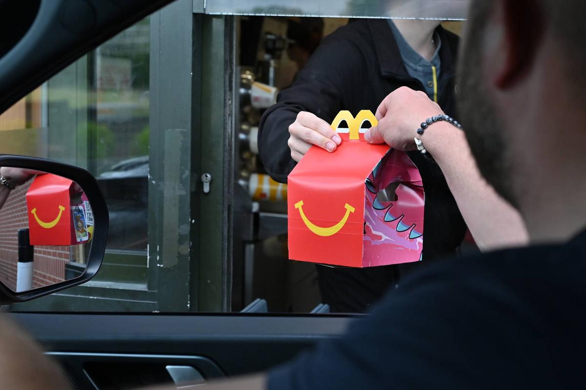  McDonald's partners with Squishmallows to launch a limited-edition 2026 FIFA World Cup Happy Meal. 