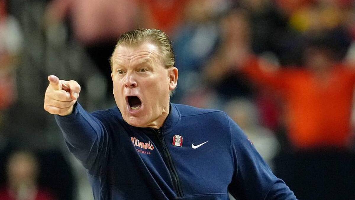  Apr 4, 2026; Indianapolis, IN, USA; Illinois Fighting Illini head coach Brad Underwood reacts after a play against the UConn Huskies during the first half of a semifinal of the Final Four of the men's 2026 NCAA Tournament at Lucas Oil Stadium. Mandatory Credit: Bob Donnan-Imagn Images | Bob Donnan-Imagn Images 