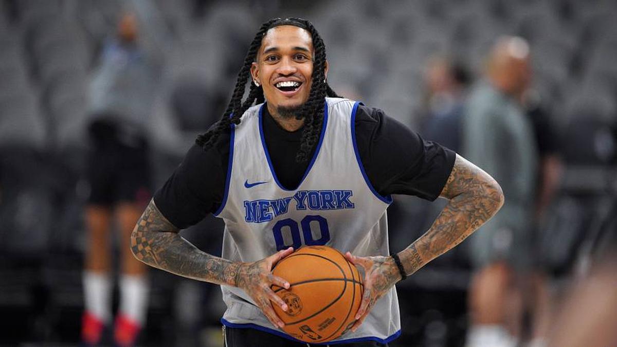  Knicks guard Jordan Clarkson grew up a Spurs fan and now faces that team in the Finals. | Dustin Safranek-Imagn Images 