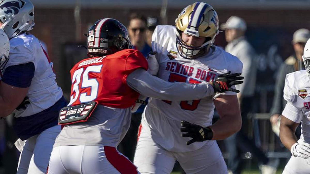  Jan 28, 2026; Mobile, AL, USA; National Team running back Kaytron Allen (11) of Penn State runs the ball with National Team offensive lineman Carver Willis (75) of Washington blocking during National Senior Bowl practice at Hancock Whitney Stadium. Mandatory Credit: Vasha Hunt-Imagn Images | Vasha Hunt-Imagn Images 