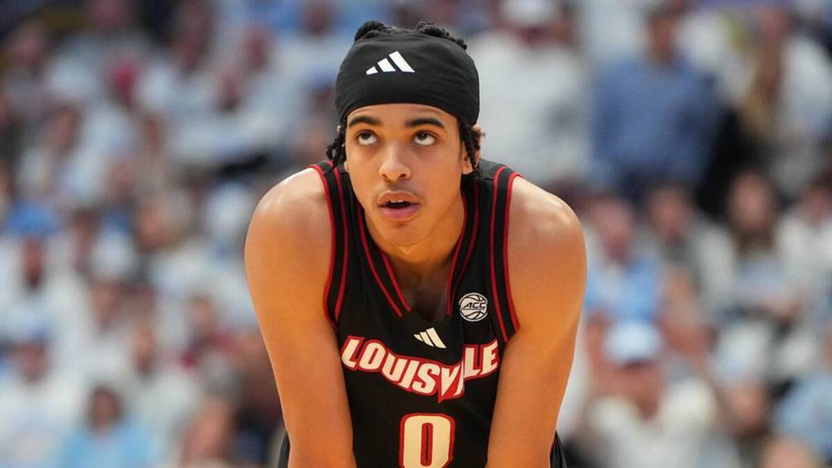  Feb 23, 2026; Chapel Hill, North Carolina, USA; Louisville Cardinals guard Mikel Brown Jr. (0) on the court in the second half at Dean E. Smith Center. | Bob Donnan-Imagn Images 