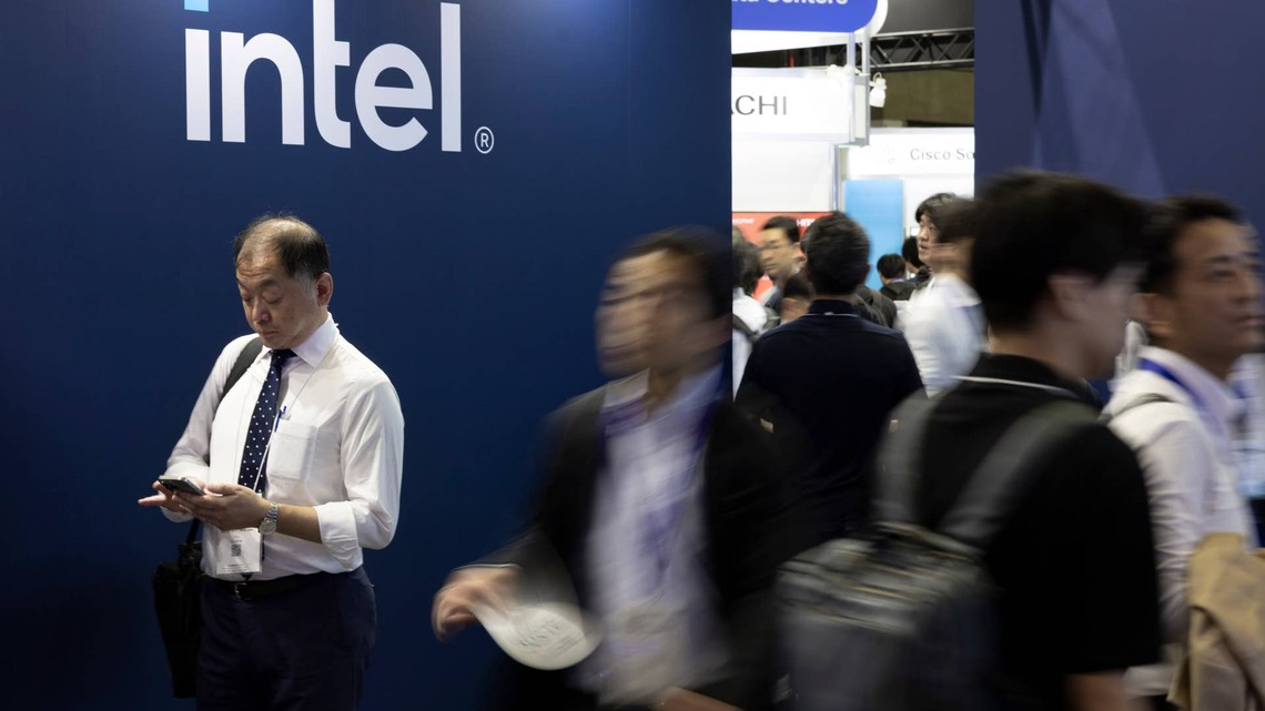 Why Goldman won't pick Intel over its rivals just yet 