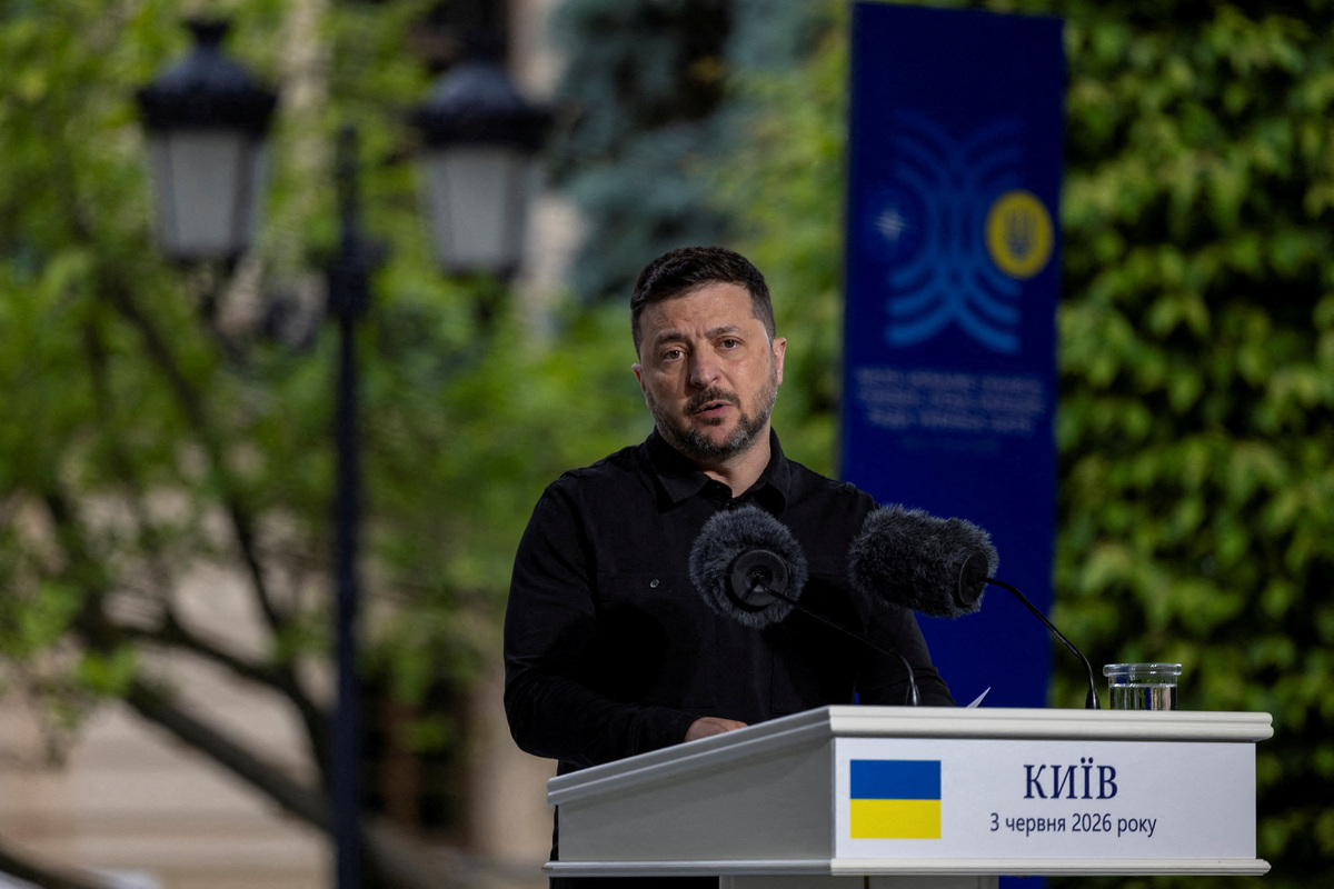 FILE PHOTO: Ukrainian President Volodymyr Zelenskiy speaks during a joint press conference with NATO Secretary General Mark Rutte after talks, amid Russia's attack on Ukraine, in Kyiv, Ukraine, June 3, 2026. REUTERS/Thomas Peter/File Photo