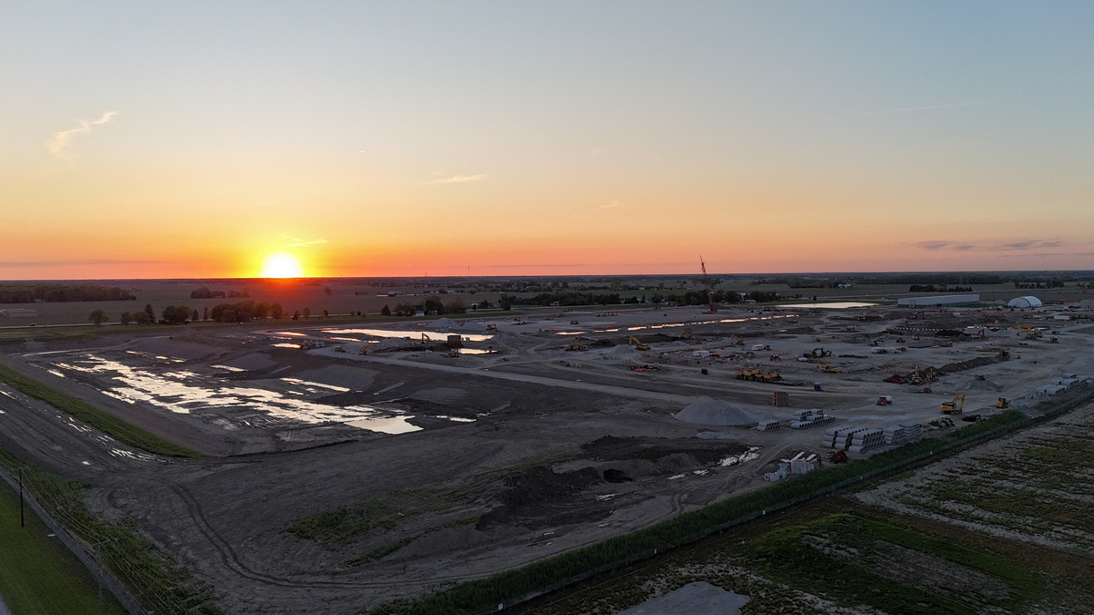 The sun sets over the construction site for Meta's data center in Middleton Township, Ohio, U.S., May 11, 2026. REUTERS/Eric Cox