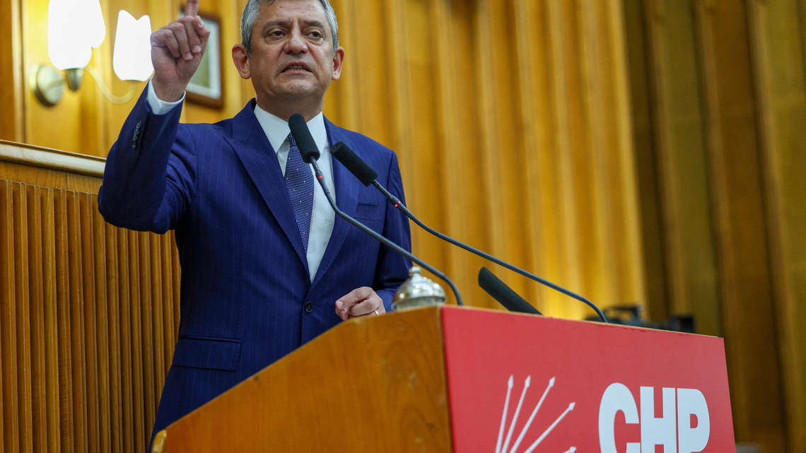 Rival leaders of Turkey's main opposition party call competing meetings 