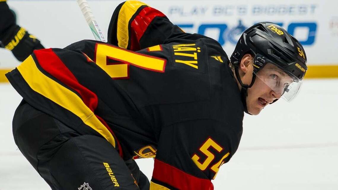 Maple Leafs deal for Canucks F Aatu Raty 