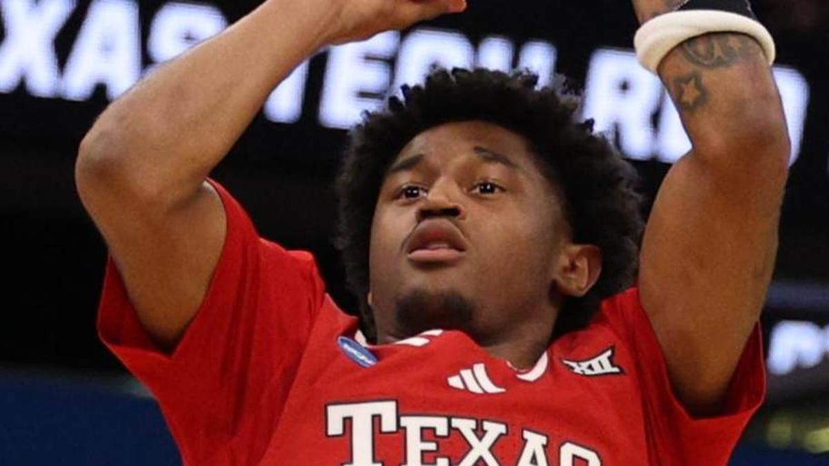  Mar 22, 2026; Tampa, FL, USA; Texas Tech Red Raiders guard Jaylen Petty (11) shoots over Alabama Crimson Tide guard Labaron Philon (0) in the first half during a second round game of the men's 2026 NCAA Tournament at Benchmark International Arena. Mandatory Credit: Nathan Ray Seebeck-Imagn Images | Nathan Ray Seebeck-Imagn Images 