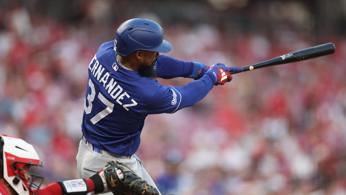 How Teoscar Hernández fixed his swing to help power Dodgers over Reds 