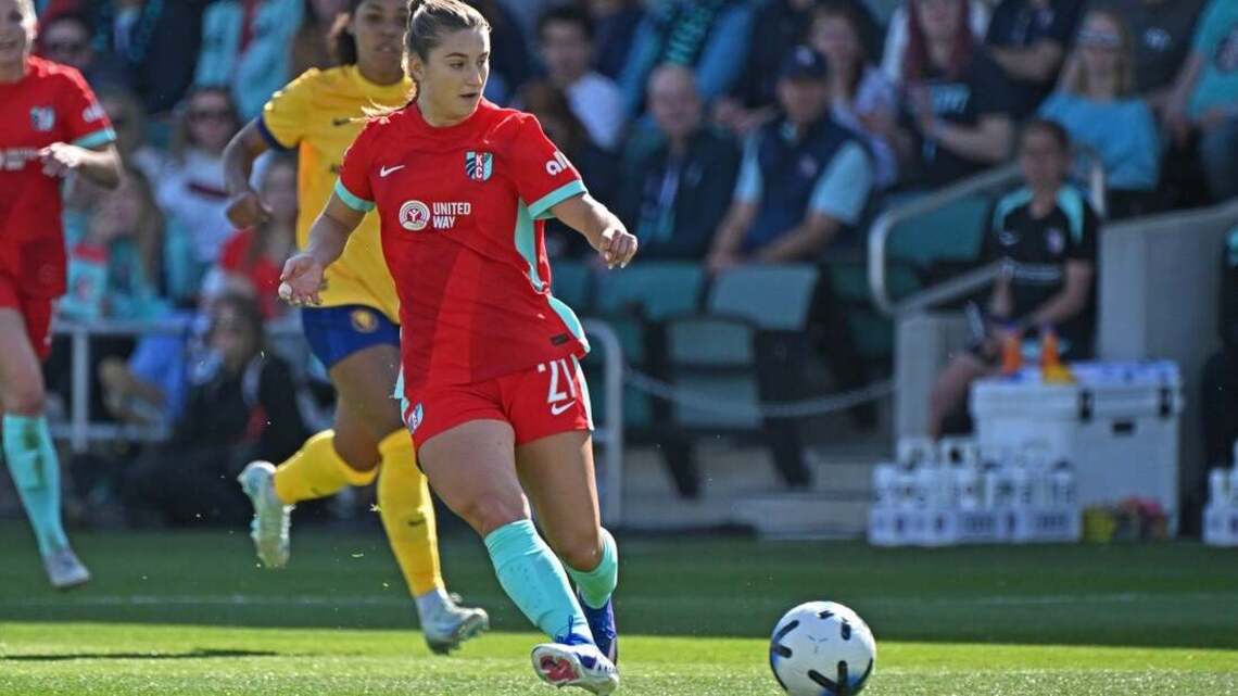 Report: Angel City acquire F Ally Sentnor from Current