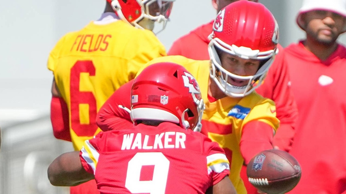 Kenneth Walker III Gives Mahomes a Running Attack he has Never had Before 