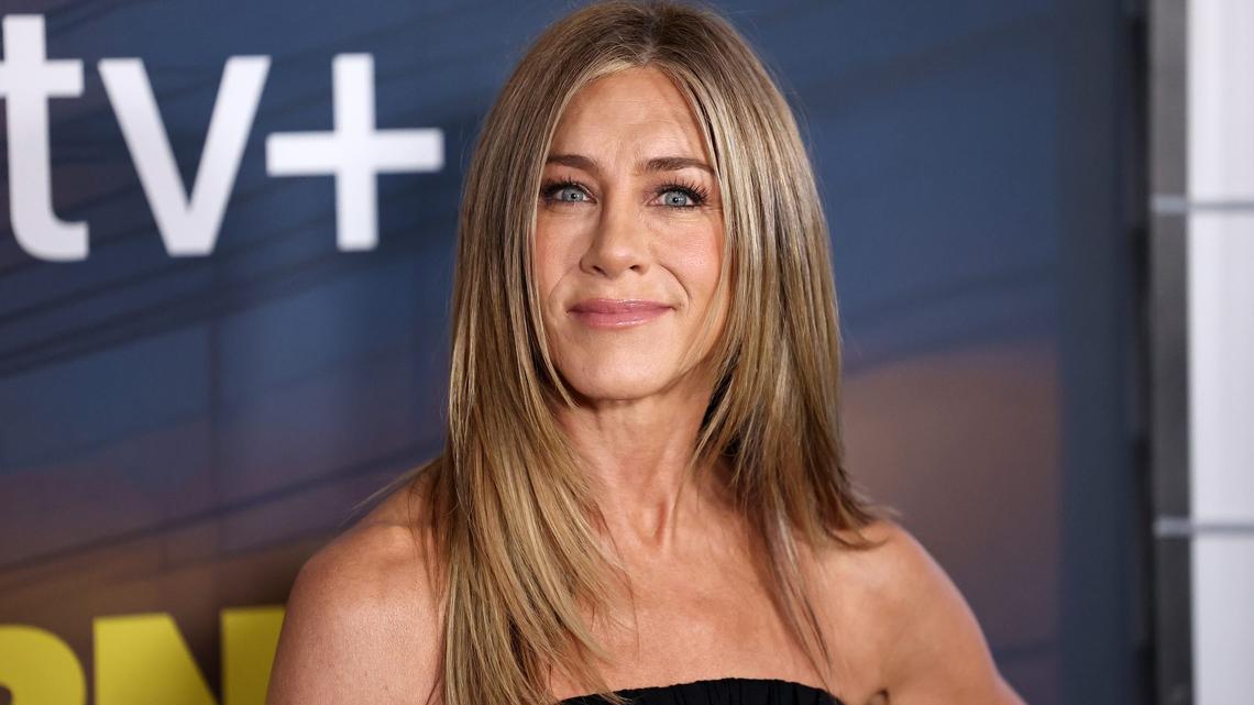 Get Jennifer Aniston's Chic Spring Flip-Flops Look for Just $27 