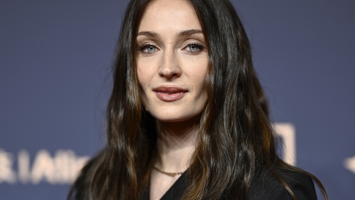 Sophie Turner Ditches Strawberry Blonde Hair in Striking Transformation 