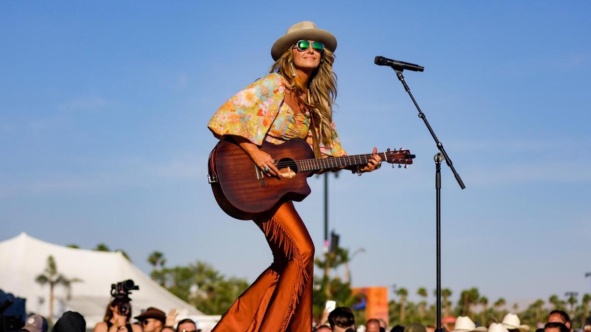 Indio, CA - May 01: Crowds arrive for the three-day Stagecoach Country Music Festival at the Empire Polo Club in Indio Monday, May 1, 2023. Stagecoach is billed as the largest country music festival in the world. (Allen J. Schaben / Los Angeles Times)