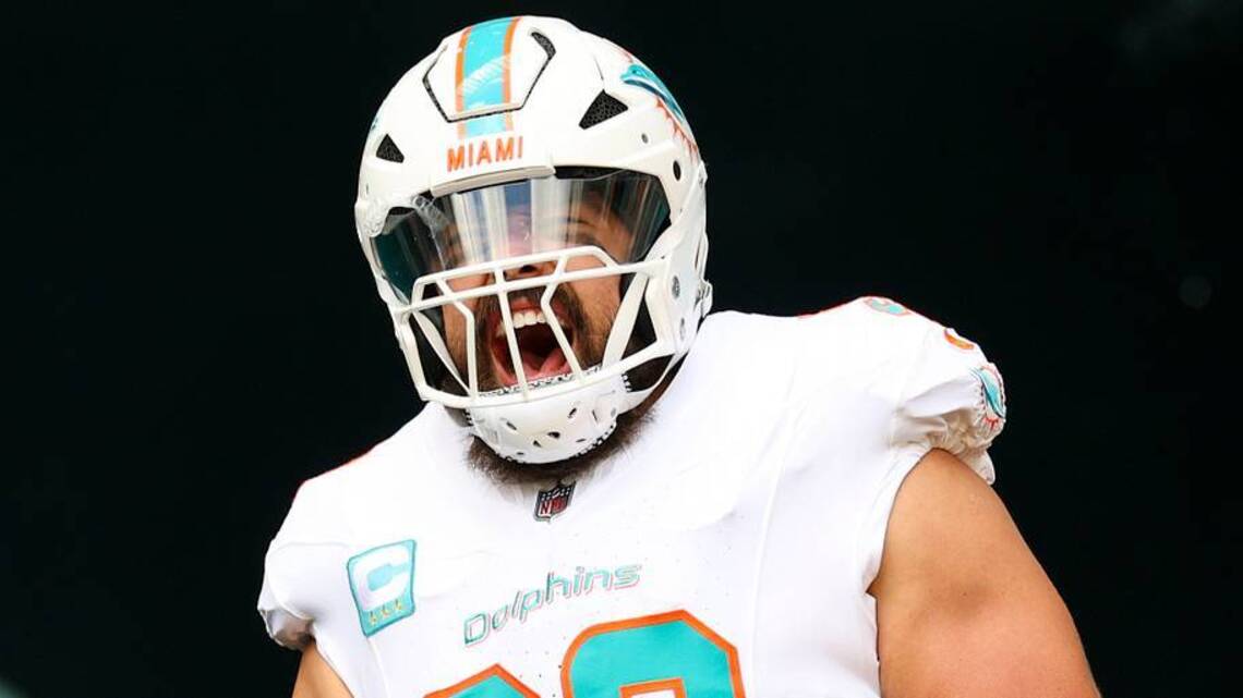 Zach Sieler Wants to Stay in Miami, but Should the Dolphins Trade Him?
