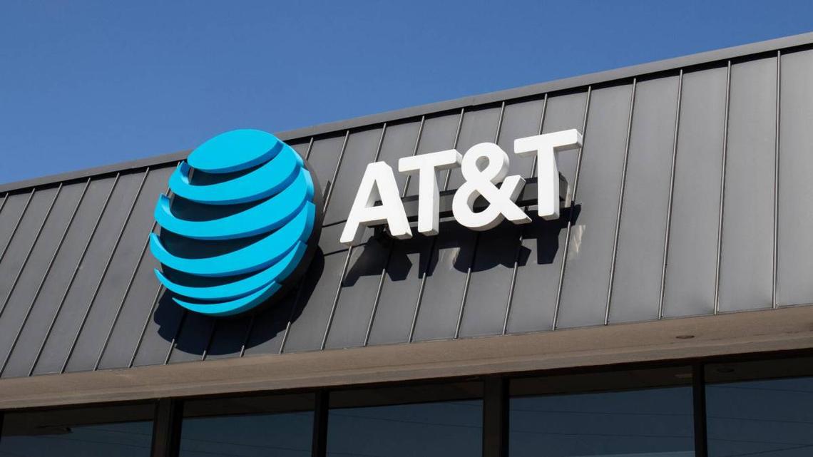AT&T drops first smartphone for key customers rivals don't have 