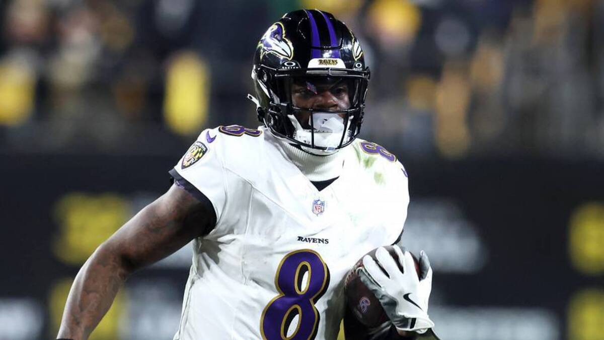  Jan 4, 2026; Pittsburgh, Pennsylvania, USA; Baltimore Ravens quarterback Lamar Jackson (8) rushes the ball against the Pittsburgh Steelers during the first half at Acrisure Stadium. Mandatory Credit: Charles LeClaire-Imagn Images | Charles LeClaire-Imagn Images 