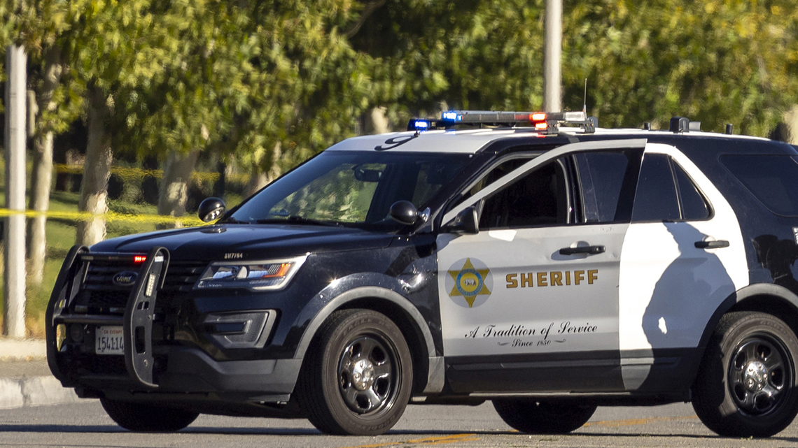 Man fatally shot by LA County sheriff's deputies after stabbing a deputy in Lancaster 