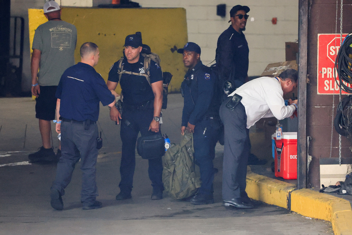 NYPD sniper team arrives at Madison Square Garden, ahead of a reported wedding between singer Taylor Swift and National Football League (NFL) player Travis Kelce, in New York City, U.S., July 2, 2026. REUTERS/Brendan McDermid