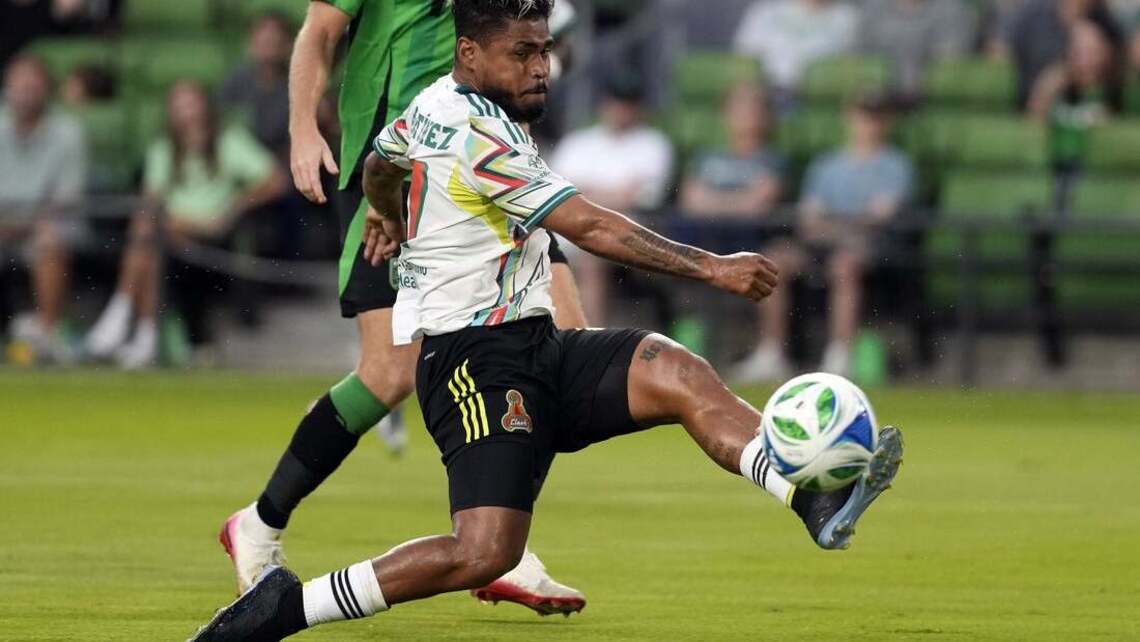 Columbus, Charlotte face off, both boasting newly-signed players 