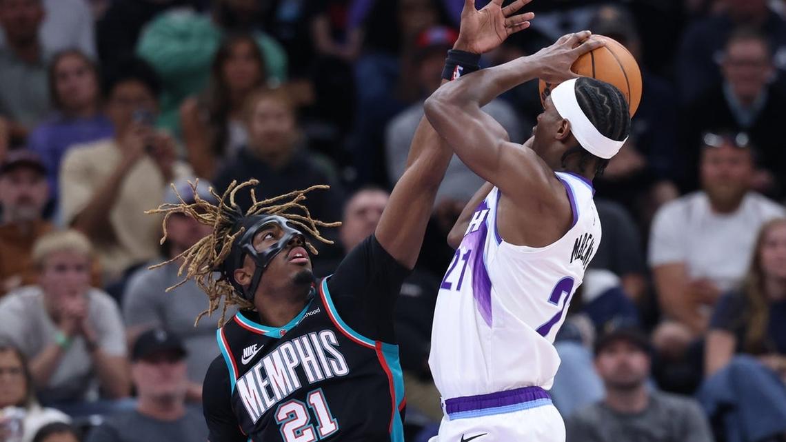 Two Jazz reserves log triple-doubles in blowout of Grizzlies 