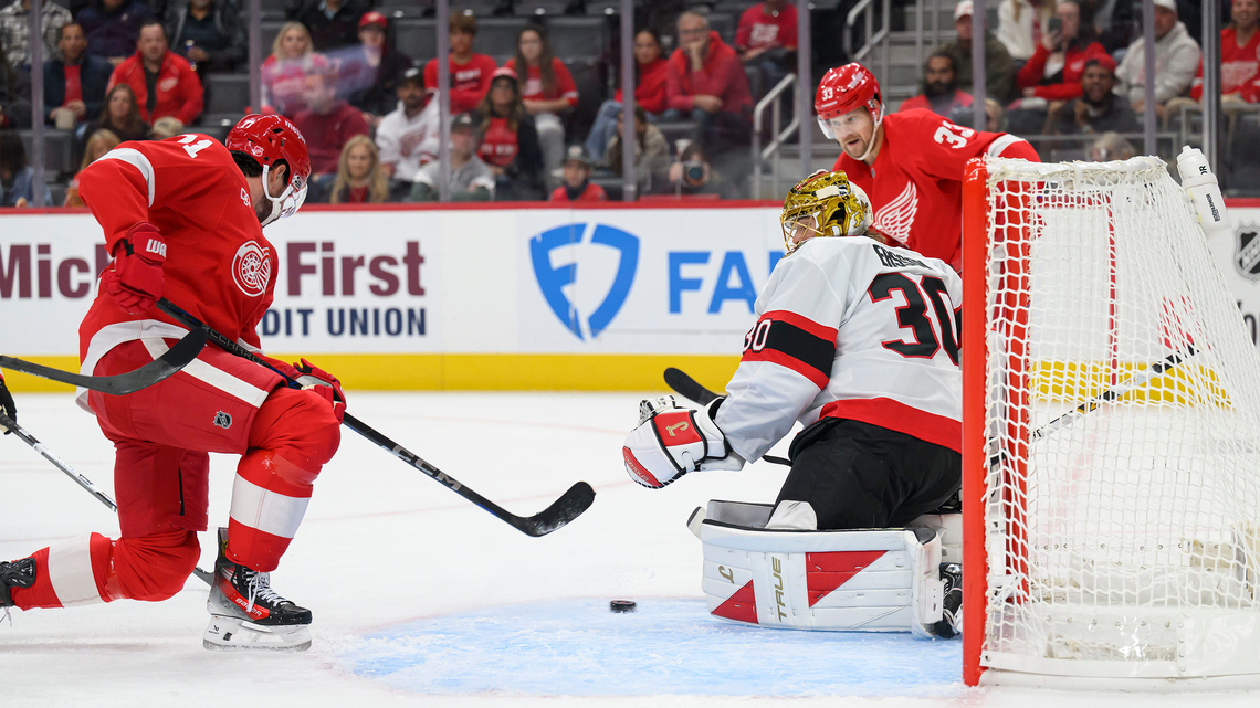 Larkin makes huge impact in return, leads Red Wings to 5-3 victory vs. Senators 