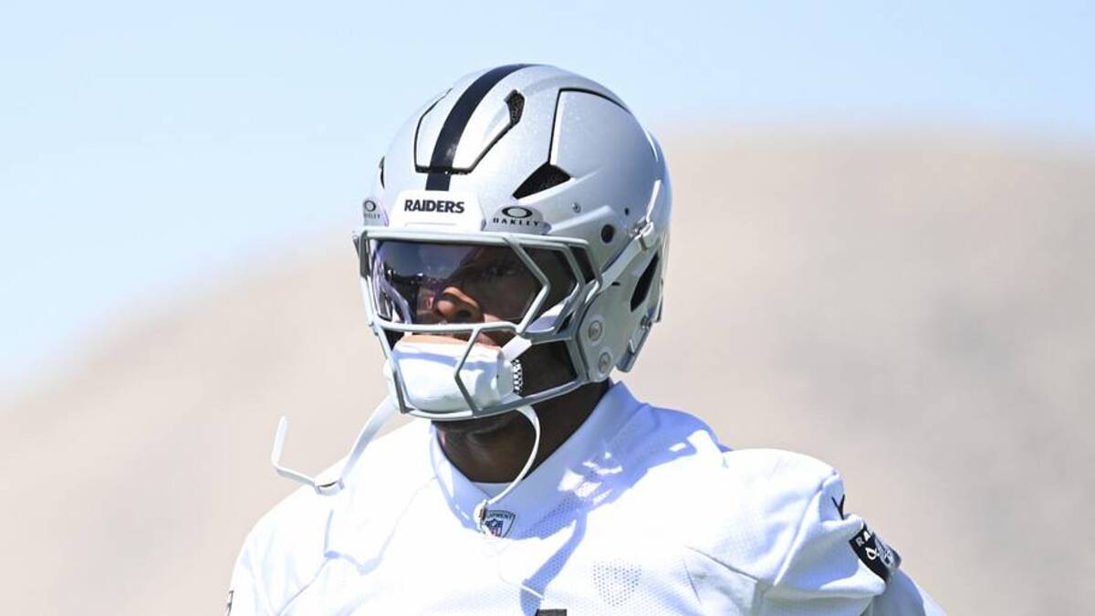  May 20, 2026; Henderson, NV, USA; Las Vegas Raiders safety Jeremy Chinn (11) warms up during organized team activities at Intermountain Health Performance Center. Mandatory Credit: Candice Ward-Imagn Images | Candice Ward-Imagn Images 