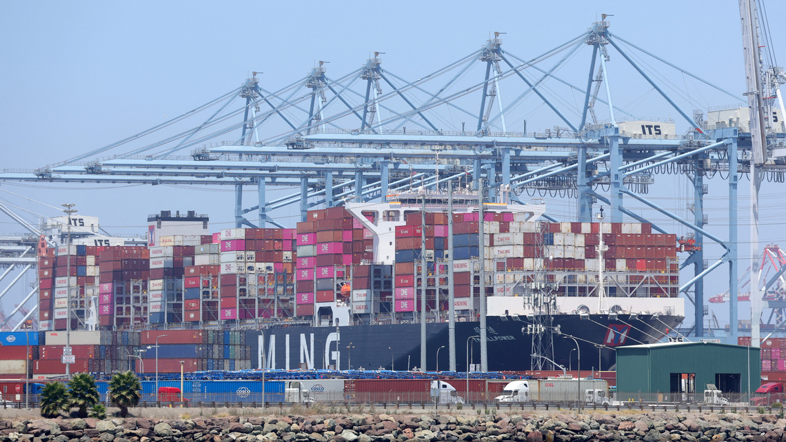 US goods trade deficit shrinks, is still expected to weigh on Q2 GDP growth 