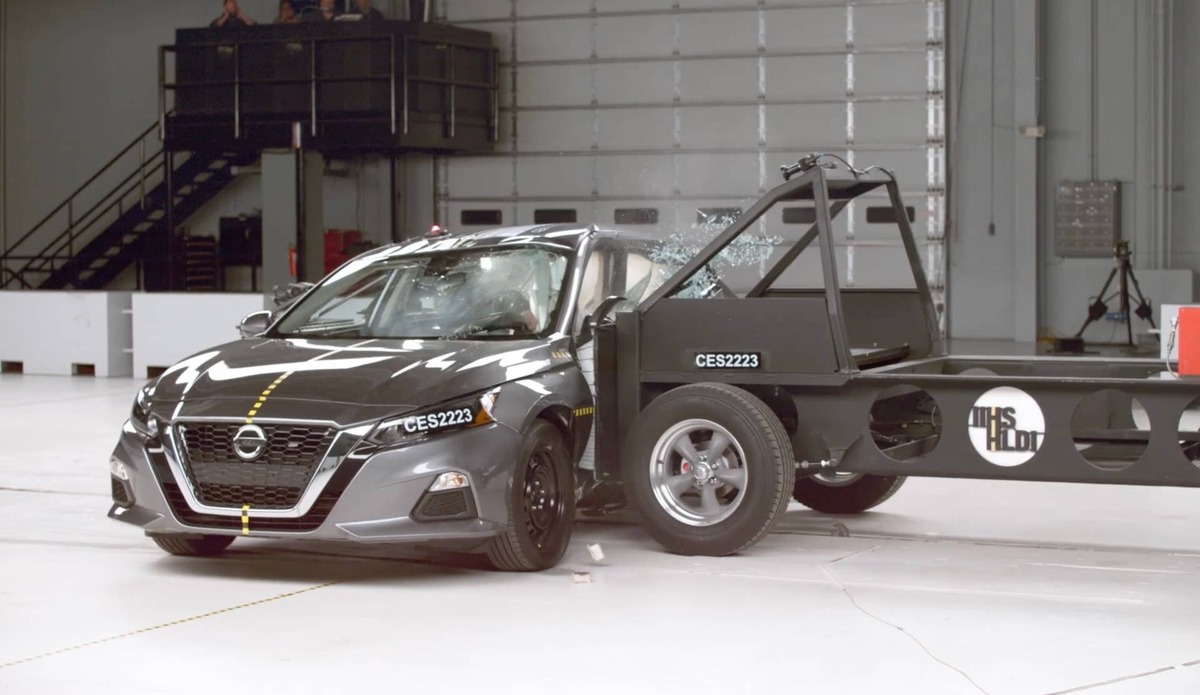  Nissan Altima side crash test IIHS/YouTube