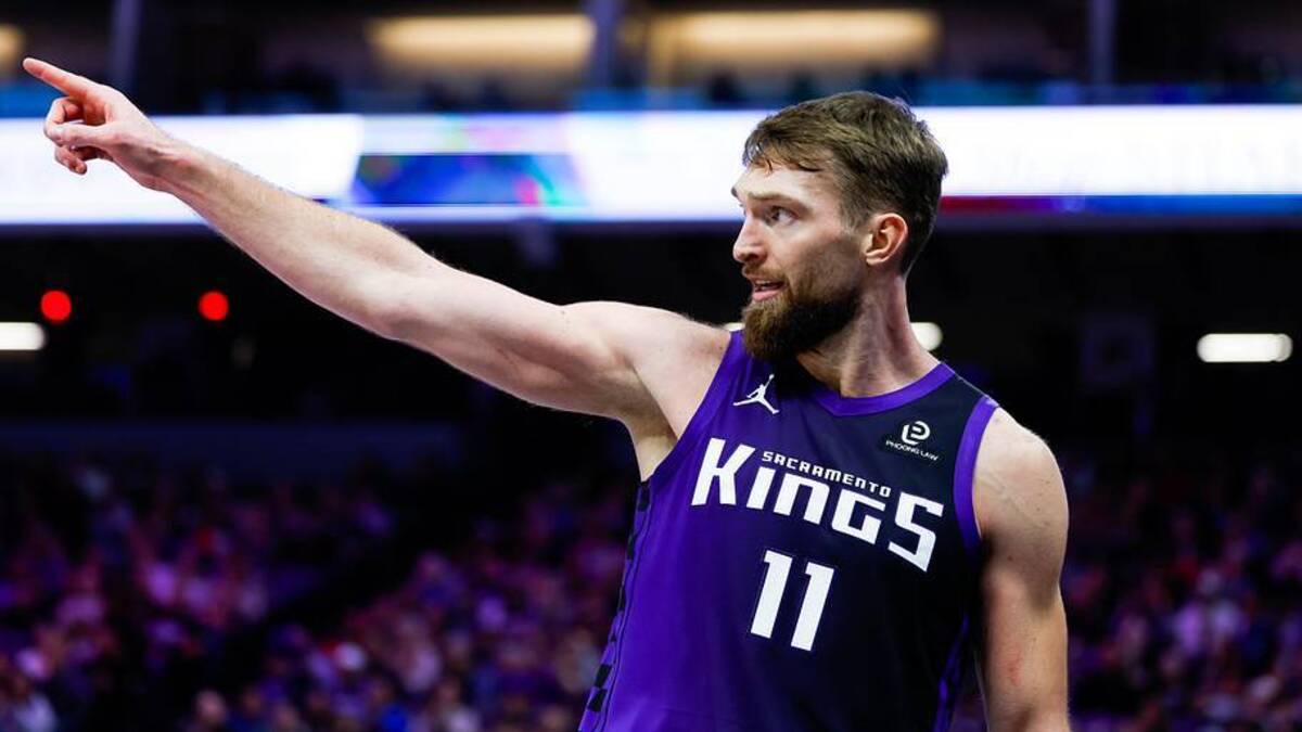  Jan 16, 2026; Sacramento, California, USA; Sacramento Kings forward Domantas Sabonis (11) reacts after a play during the fourth quarter against the Washington Wizards at Golden 1 Center. | Sergio Estrada-Imagn Images 