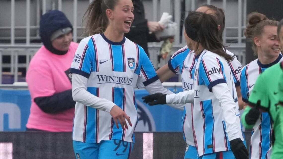 Chicago F Jordyn Huitema out for season with torn left ACL 