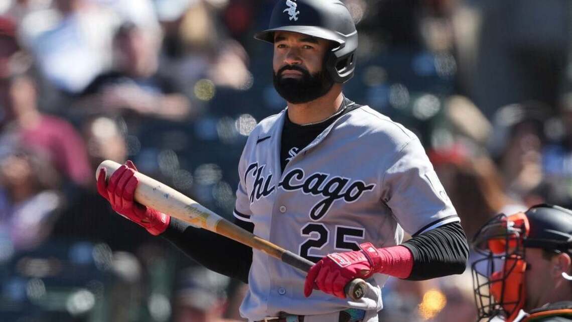 Phillies obtain veteran OF Derek Hill from White Sox 