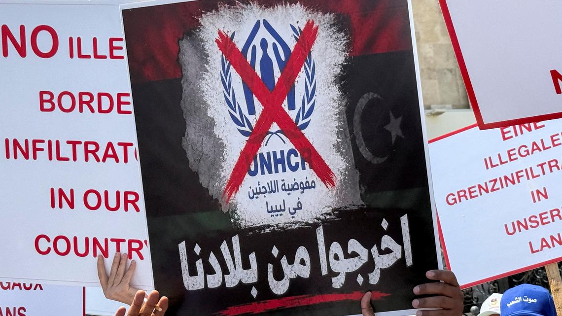 Libyans block off UN refugee office in protest against migrants 