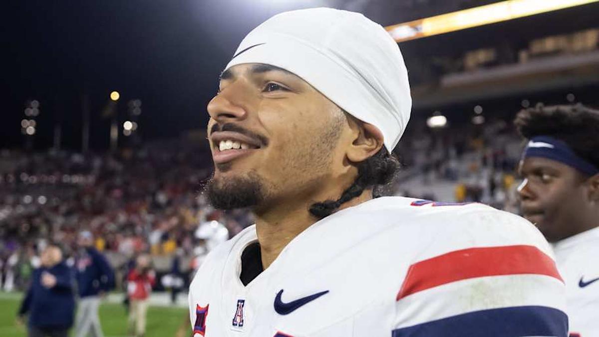  Nov 28, 2025; Tempe, Arizona, USA; Arizona Wildcats defensive back Treydan Stukes (2) celebrates after defeating the Arizona State Sun Devils during the 99th Territorial Cup at Mountain America Stadium. Mandatory Credit: Mark J. Rebilas-Imagn Images | Mark J. Rebilas-Imagn Images 