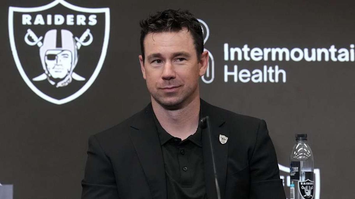  Apr 24, 2026; Henderson, NV, USA; Las Vegas Raiders coach Klint Kubiak at press conference at Intermountain Health Performance Center. Mandatory Credit: Kirby Lee-Imagn Images | Kirby Lee-Imagn Images 