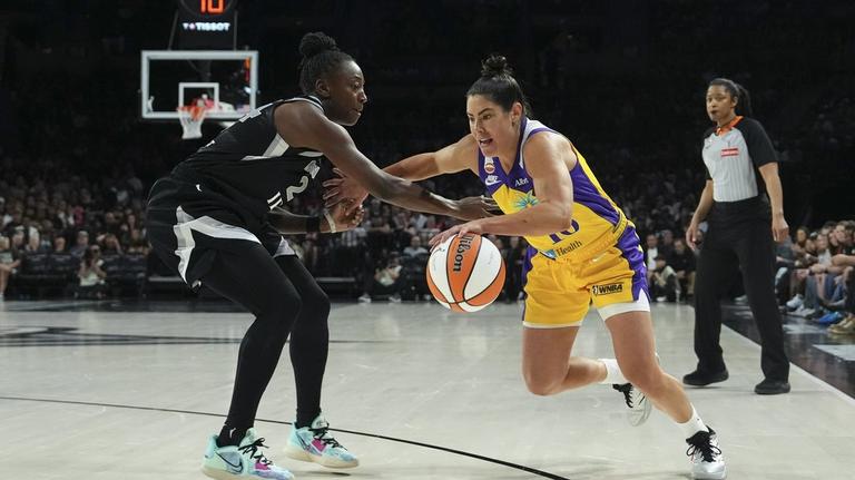 Sparks G Kelsey Plum, WNBA's top scorer, sprains ankle in practice 