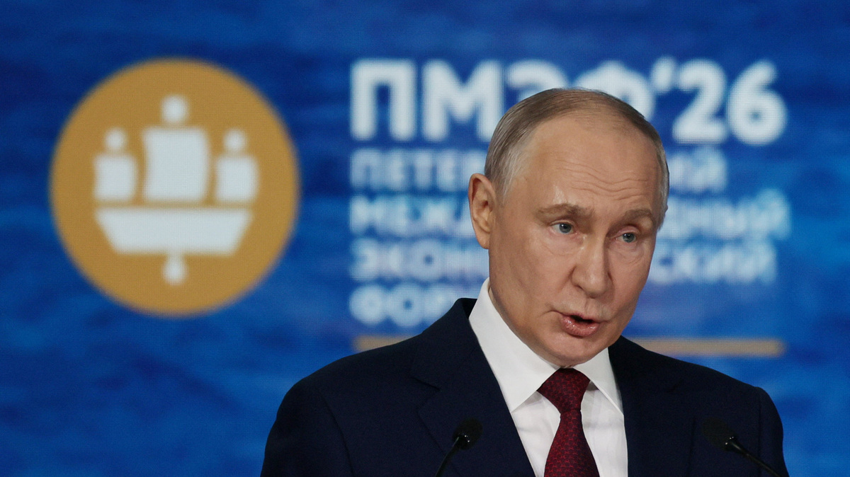 Russia's President Vladimir Putin delivers a speech during a plenary session of the St. Petersburg International Economic Forum (SPIEF) in Saint Petersburg, Russia June 5, 2026. REUTERS/Anastasia Barashkova