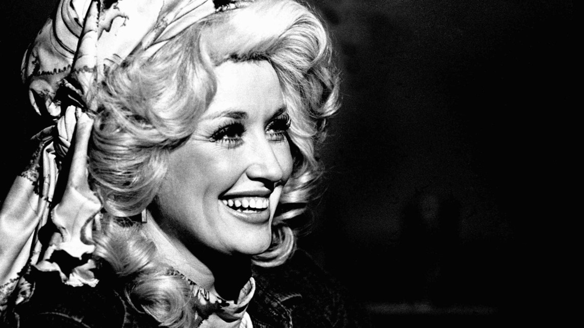1974 Dolly Parton's 'I Will Always Love You,' Blocked by Elvis Presley's Manager's Ultimatum, Was the Song He Sang to Priscilla at Their Divorce 