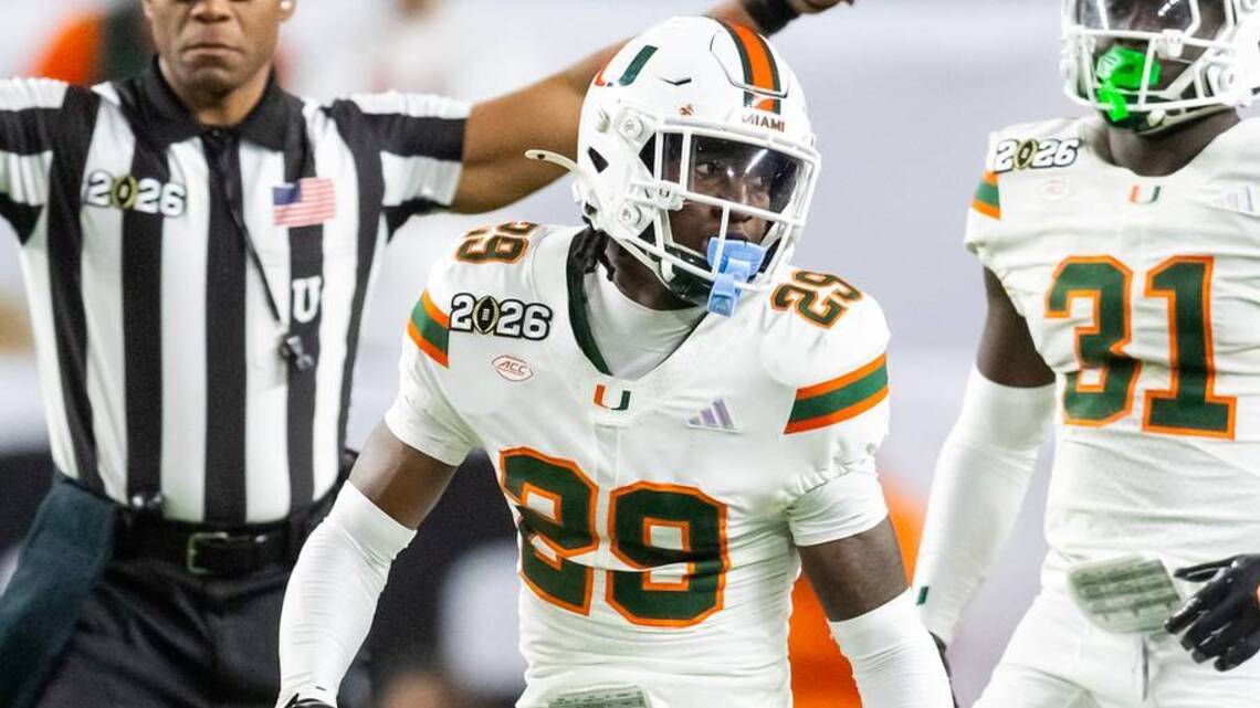 Star Miami Corner Exit Games With Apparent Shoulder Injury
