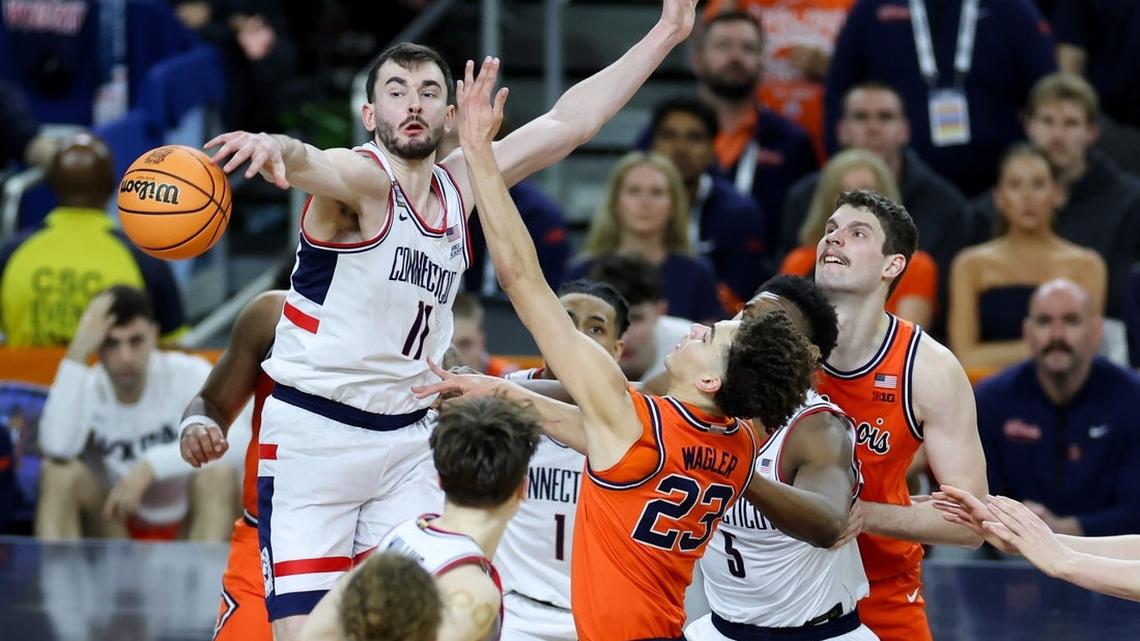 Michigan, historic UConn fight to be last team standing Monday 